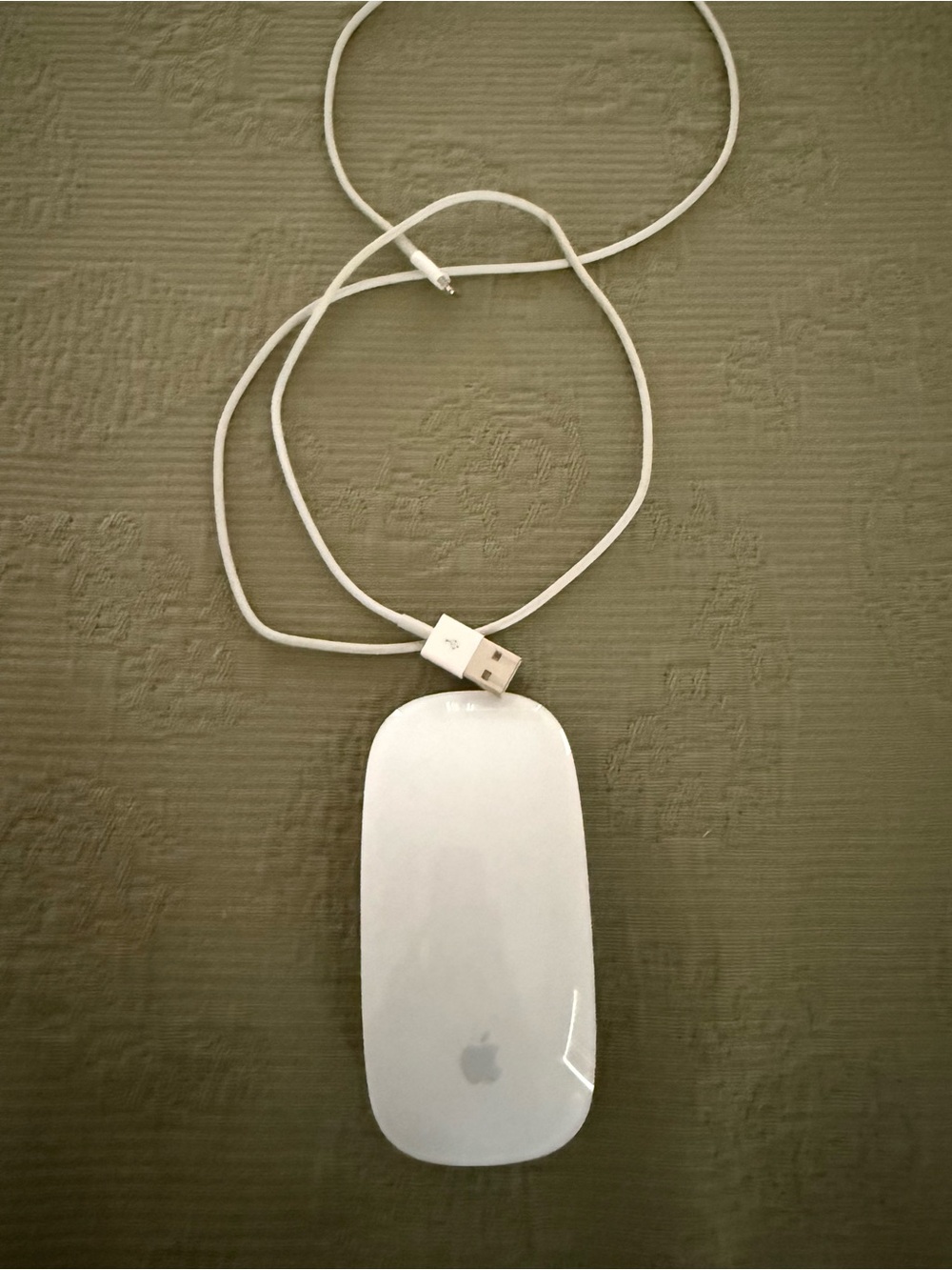 Apple Silver Wireless Magic Mouse with Black Grip Strips - Picture 3 of 6